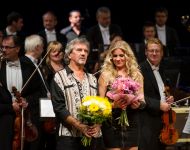 ROCK SYMPHONIES - FHK řídil Rudolf Mazač, skvěle zpívali Leona Machálková a Josef Štágr